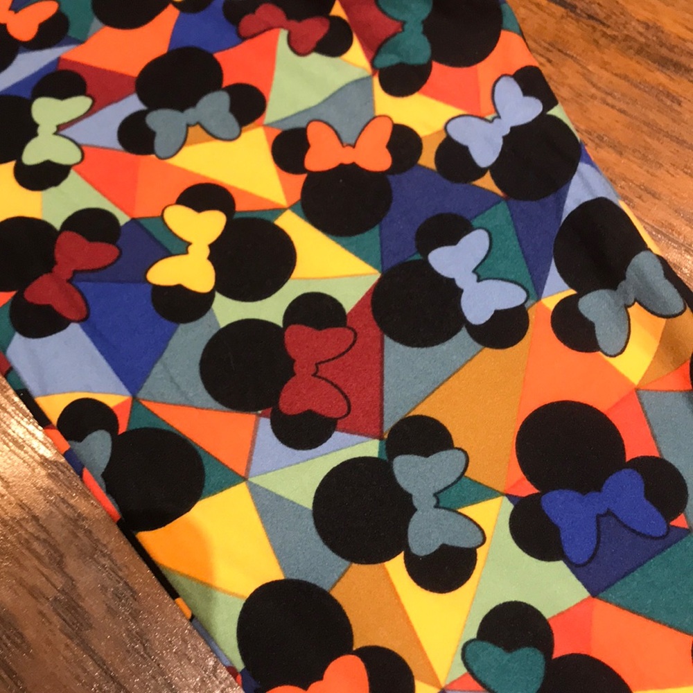NEW LuLaRoe One Size Disney Legging